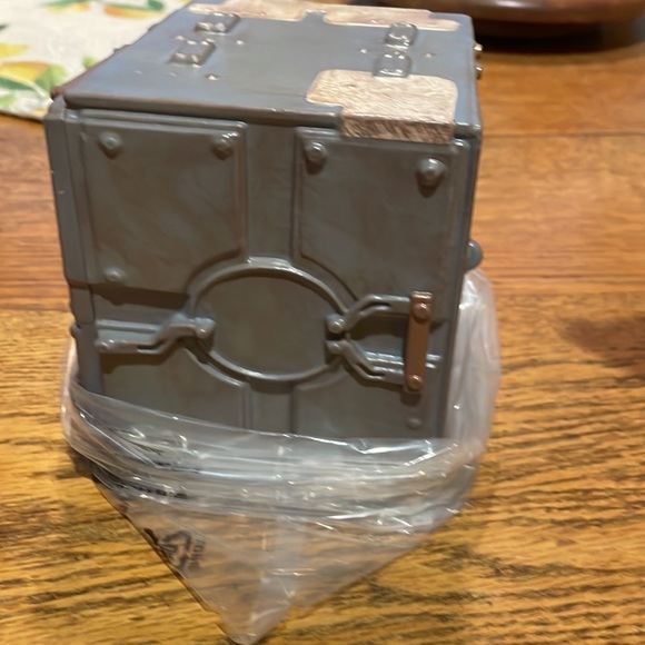 Disney marvel Groot Bluetooth Square speaker - Picture 2 of 8